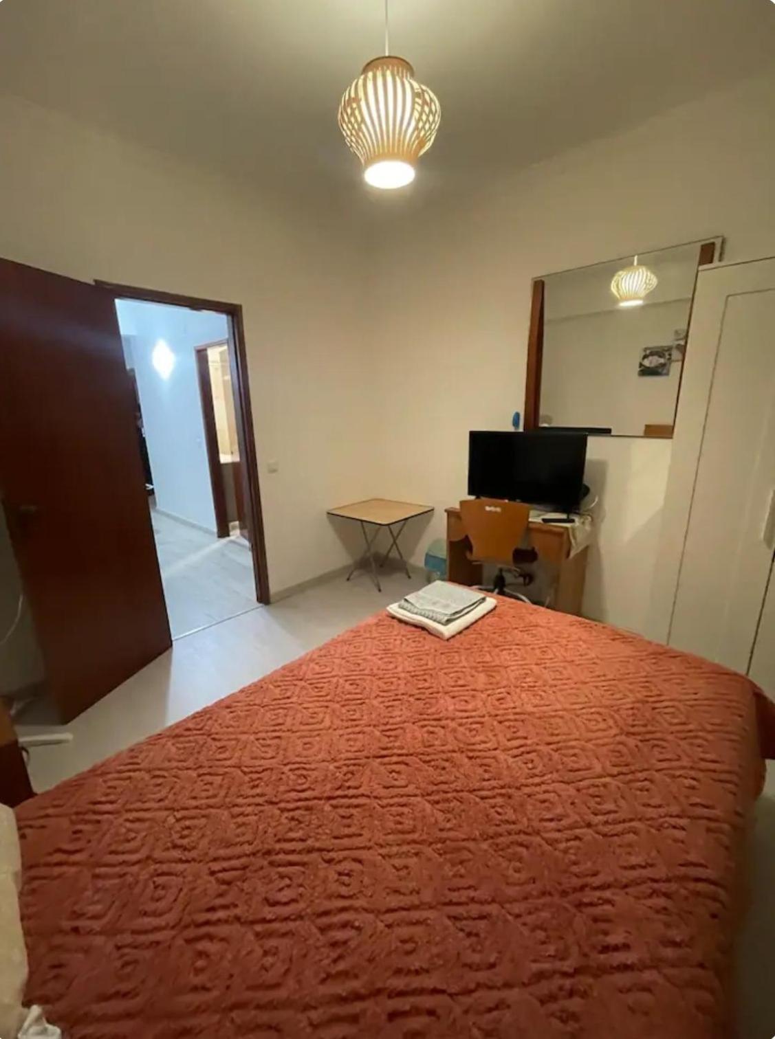 Quarto Calmo E Acolhedor Appartement Almada Buitenkant foto