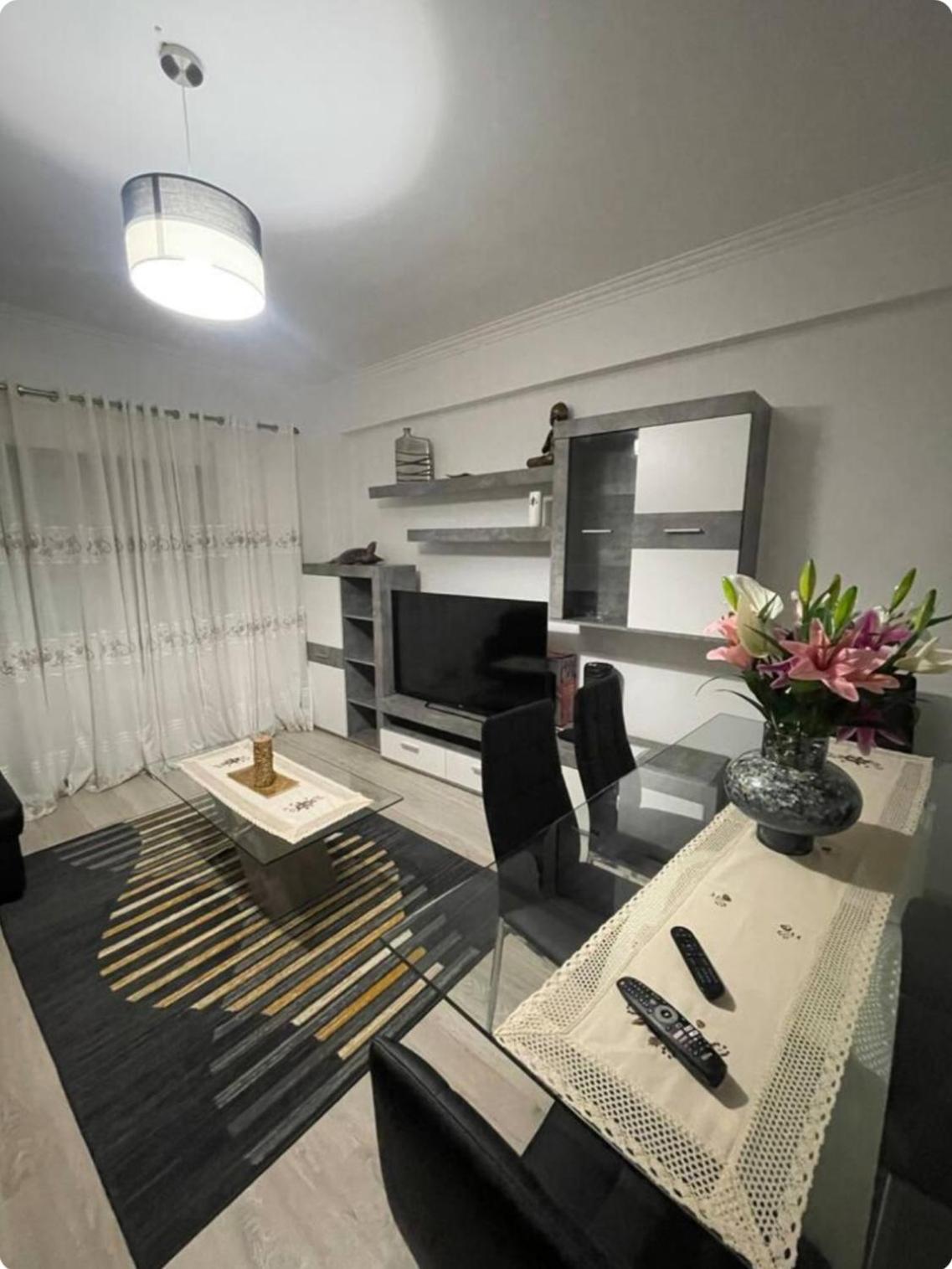 Quarto Calmo E Acolhedor Appartement Almada Buitenkant foto